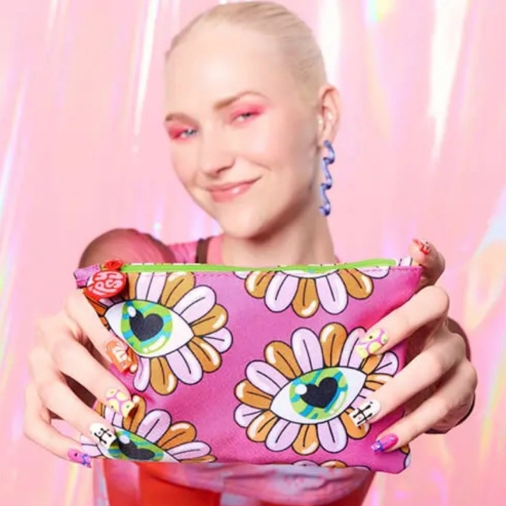 TRENDY PREPPY Clean girl makeup skincare pouch bag Ipsy Glam Bag 🩶2/10🩶